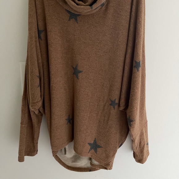 Turtleneck Brown and Black Star Sweater - Picture 3 of 4